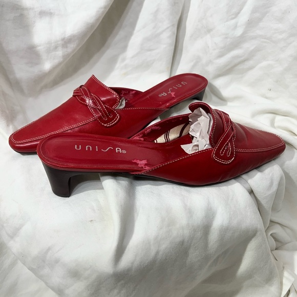 🔥🔥Unisa Red Leather Open Back Mules Slip On Shoes Size 8B Heels 1 3/4 Height. - Picture 8 of 15